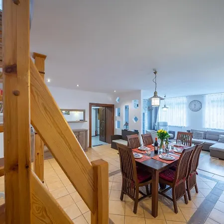 Дом отдыха Karkonosky Apartamenty- *